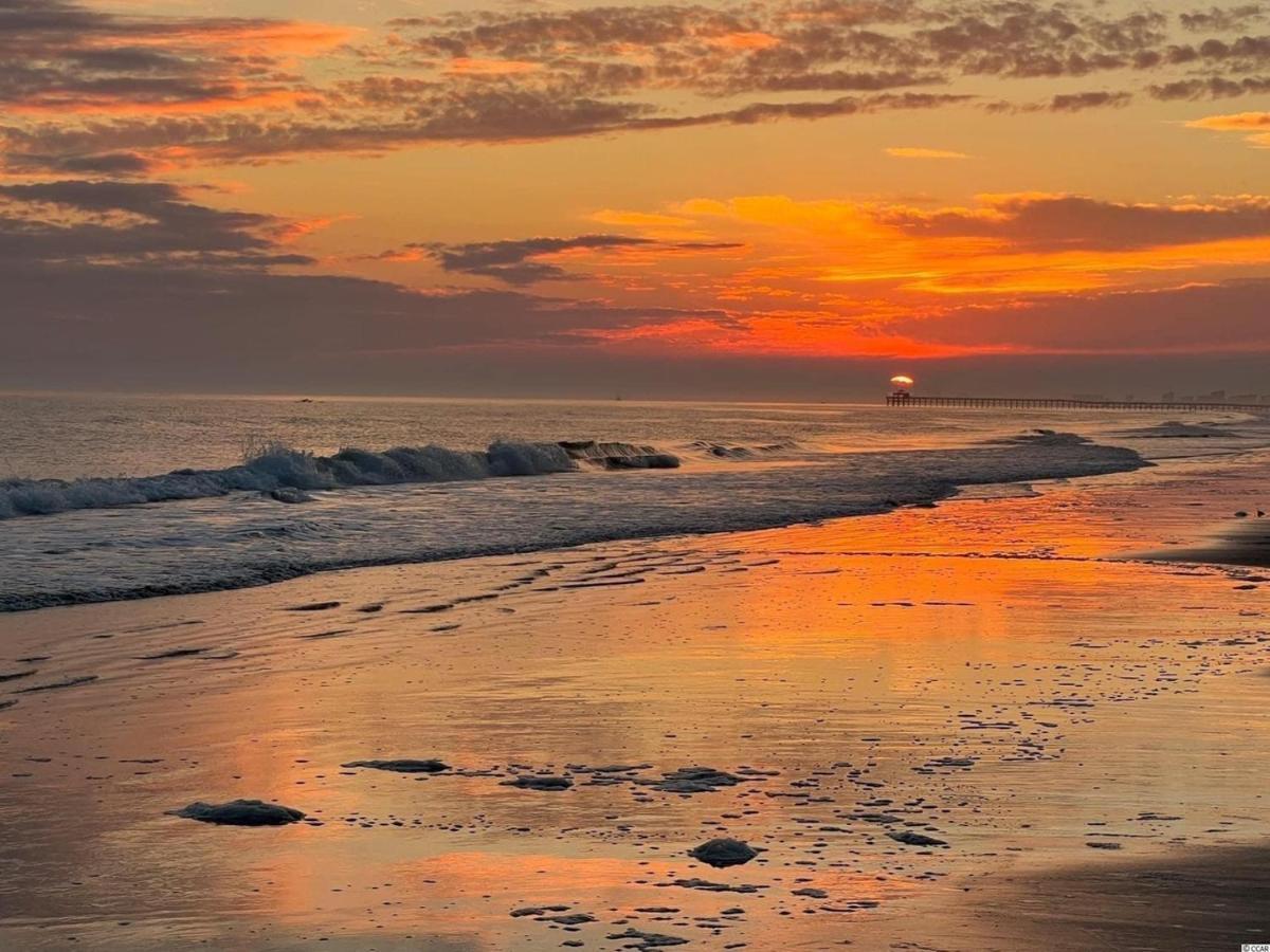 Beautiful Beachfront-Oceanfront First Floor 2Br 2Ba Condo In Cherry Grove, North Myrtle Beach! Renovated With A Fully Equipped Kitchen, 3 Separate Beds, Pool, Private Patio & Steps To The Sand! Exterior foto